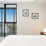 Stylish 1 Bdrm Camperdown - Car Park, Gym & Pool