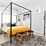 Bondi Surf Cottage