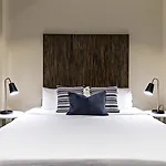 Hotel Diplomat