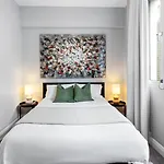 Potts Point L 2 Bedroom Stylish Retreat