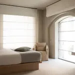 Establishment Hotel