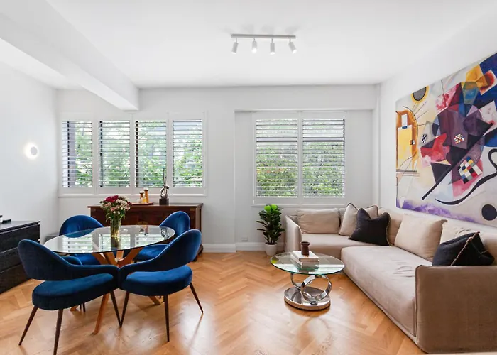 Potts Point L 2 Bedroom Stylish Retreat