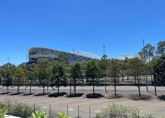 Modern 3B2B Apt With Superb Stadium View At Sydney Olympic Park