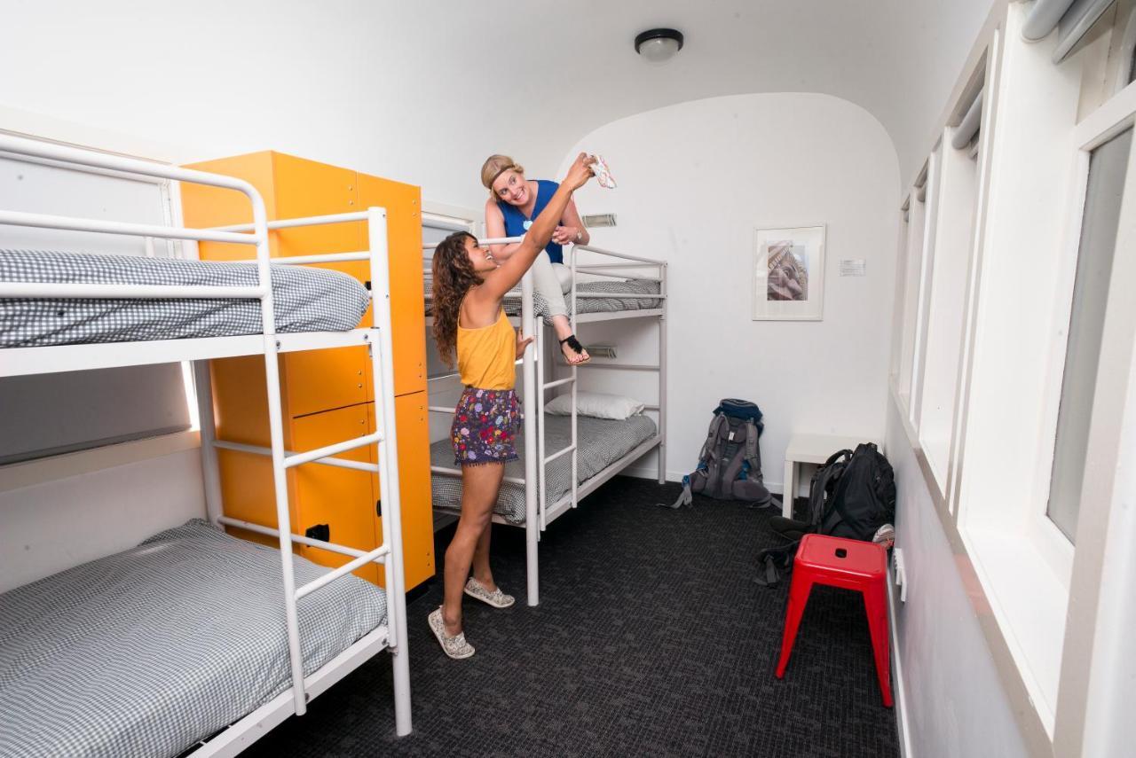 Hostel Railway Square Yha