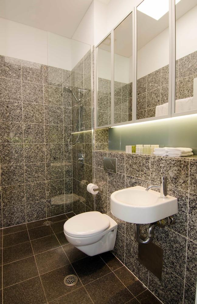 Ibis Budget East Hotel Sydney