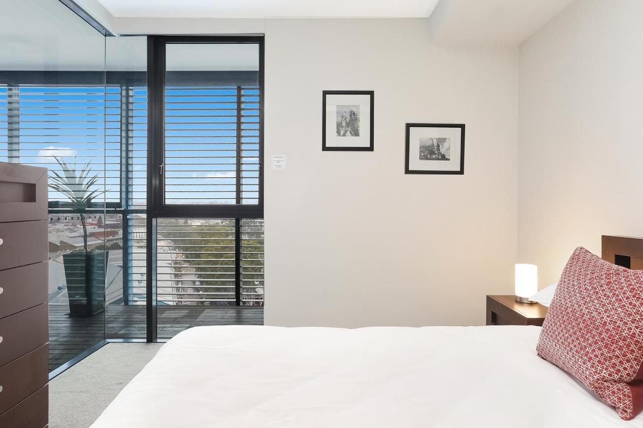 Stylish 1 Bdrm Camperdown - Car Park, Gym & Pool Apartment Sydney