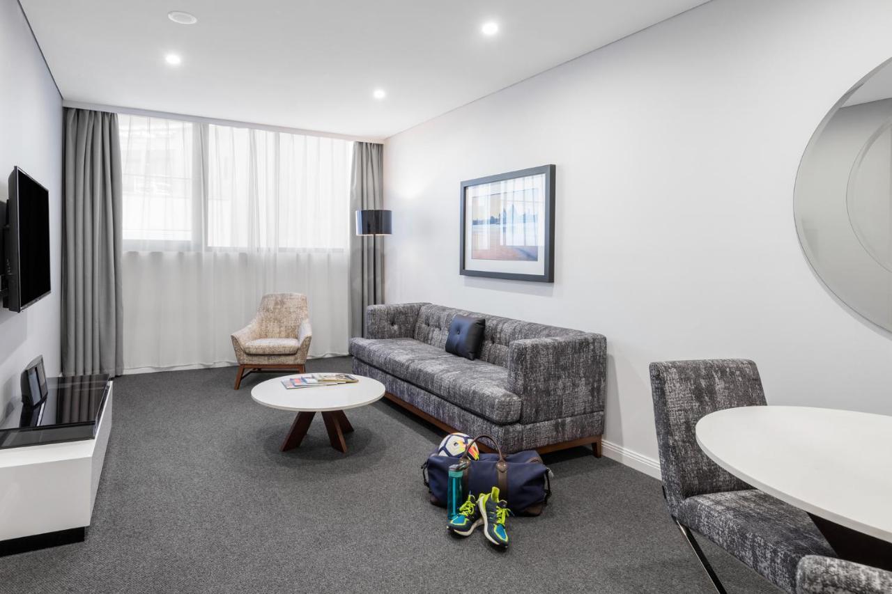 Meriton North Hotel