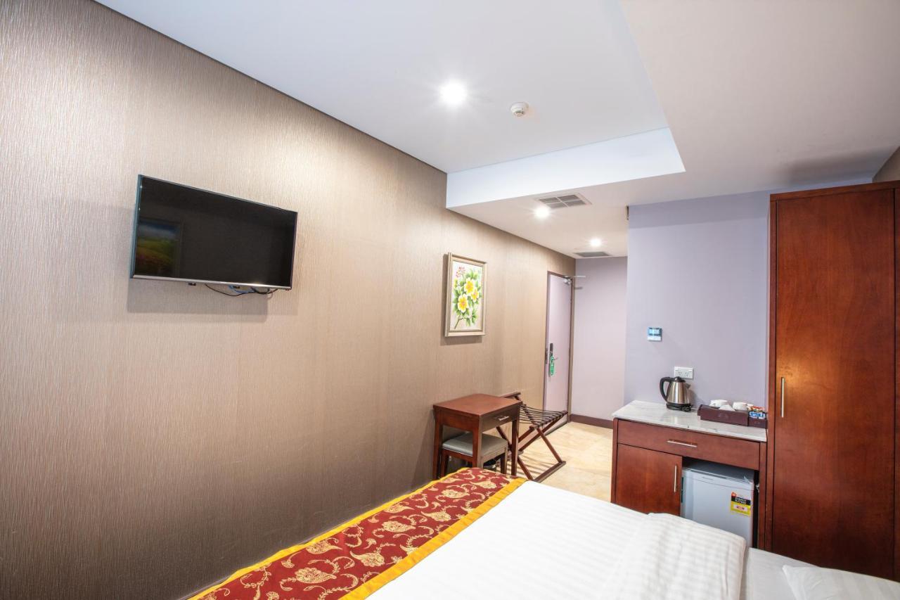 Megaboom City Hotel 4*