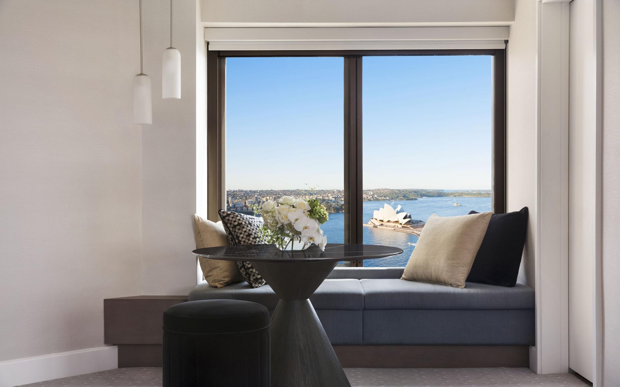 Four Seasons Hotel 5*