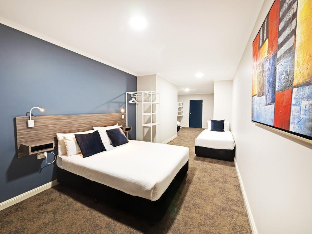 Hotel 28 3*