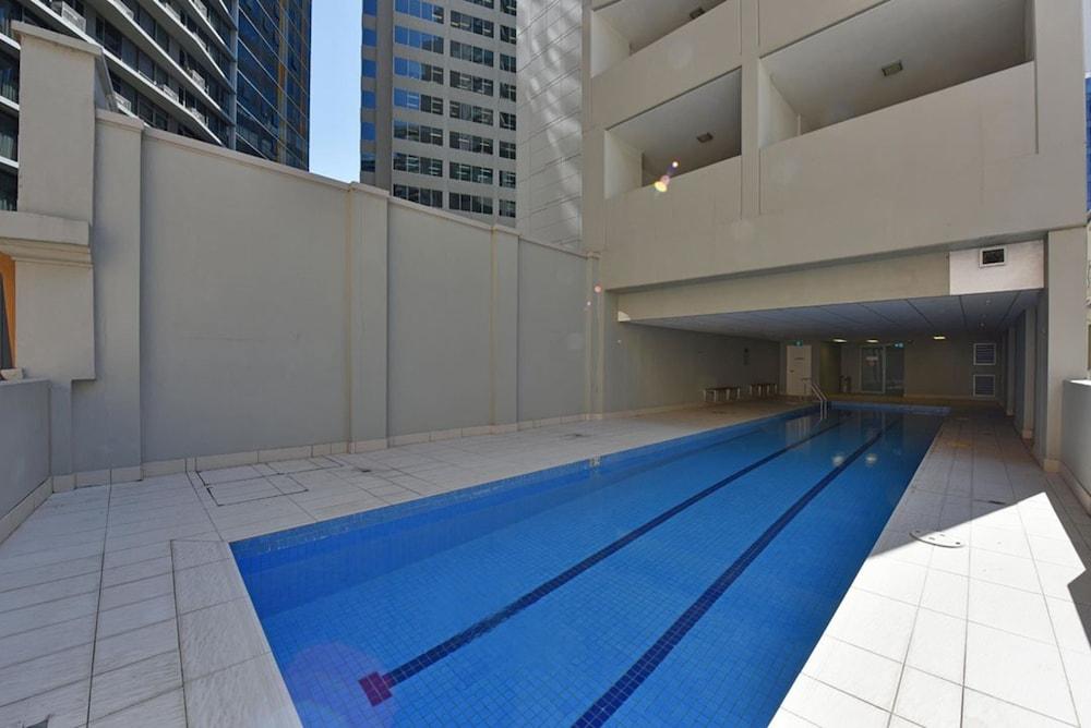 Aparthotel Apx World Square 4*