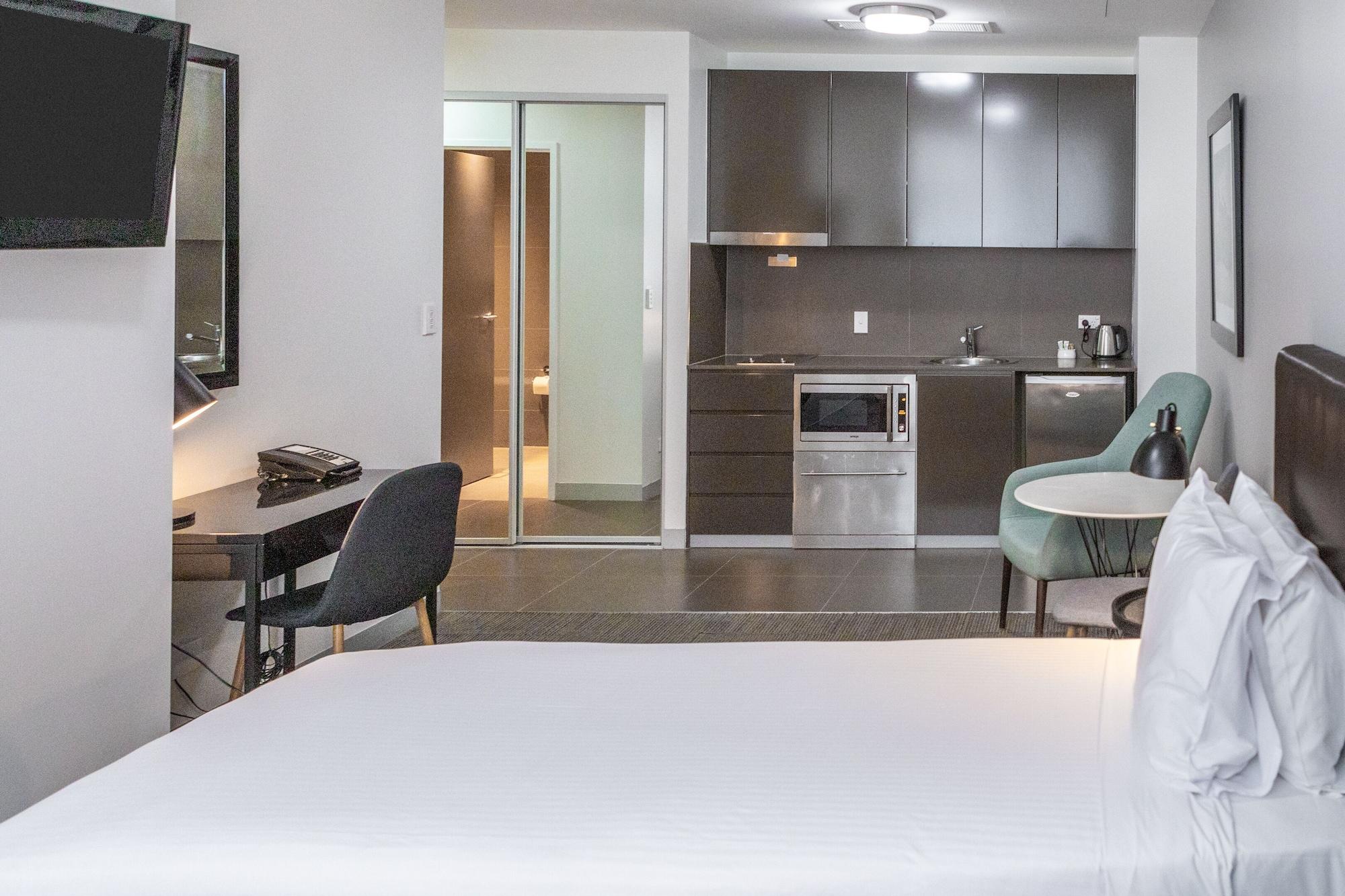 Aparthotel & Bondi Junction