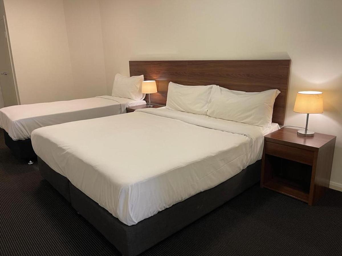 Aparthotel Apx World Square 4*