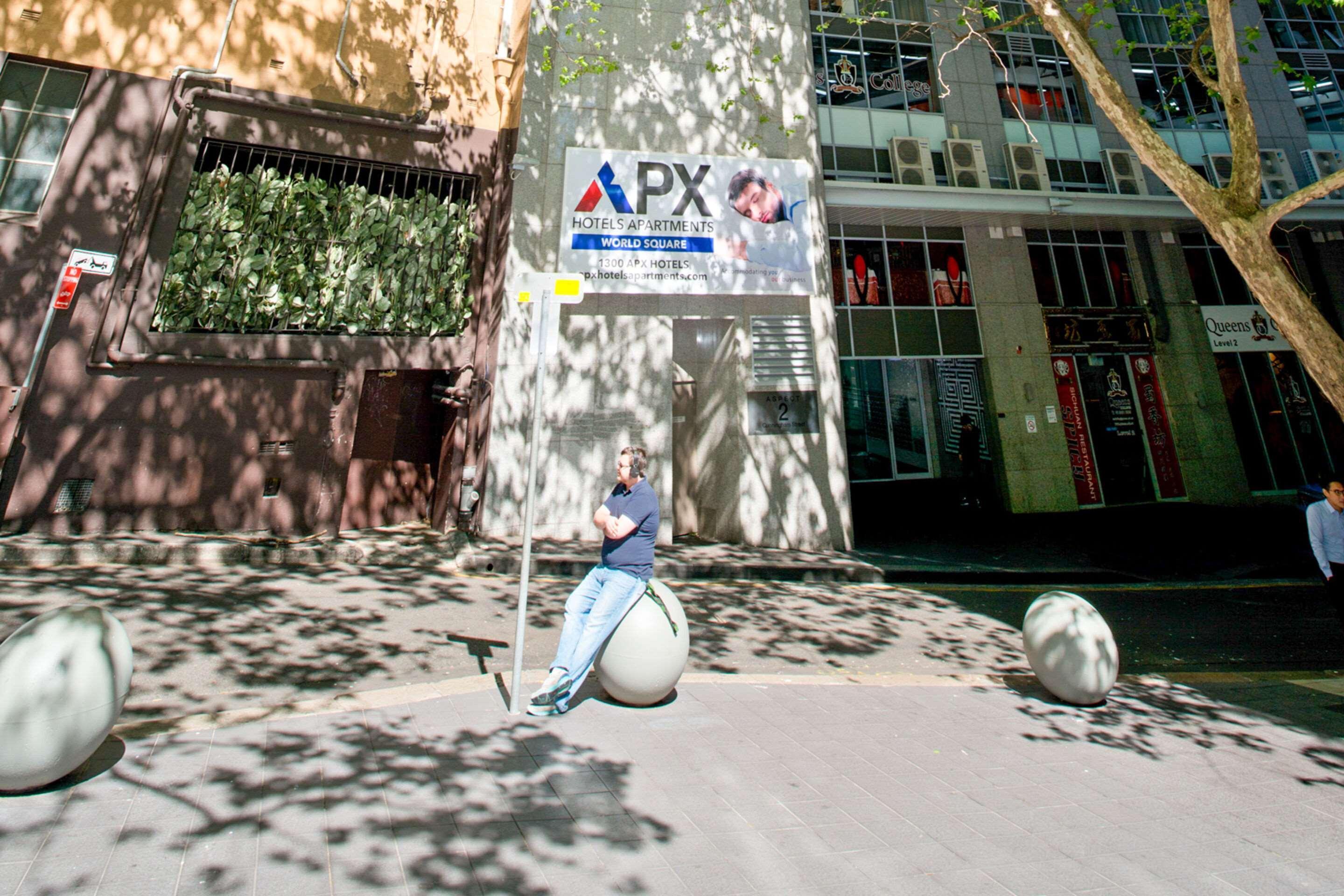Aparthotel Apx World Square