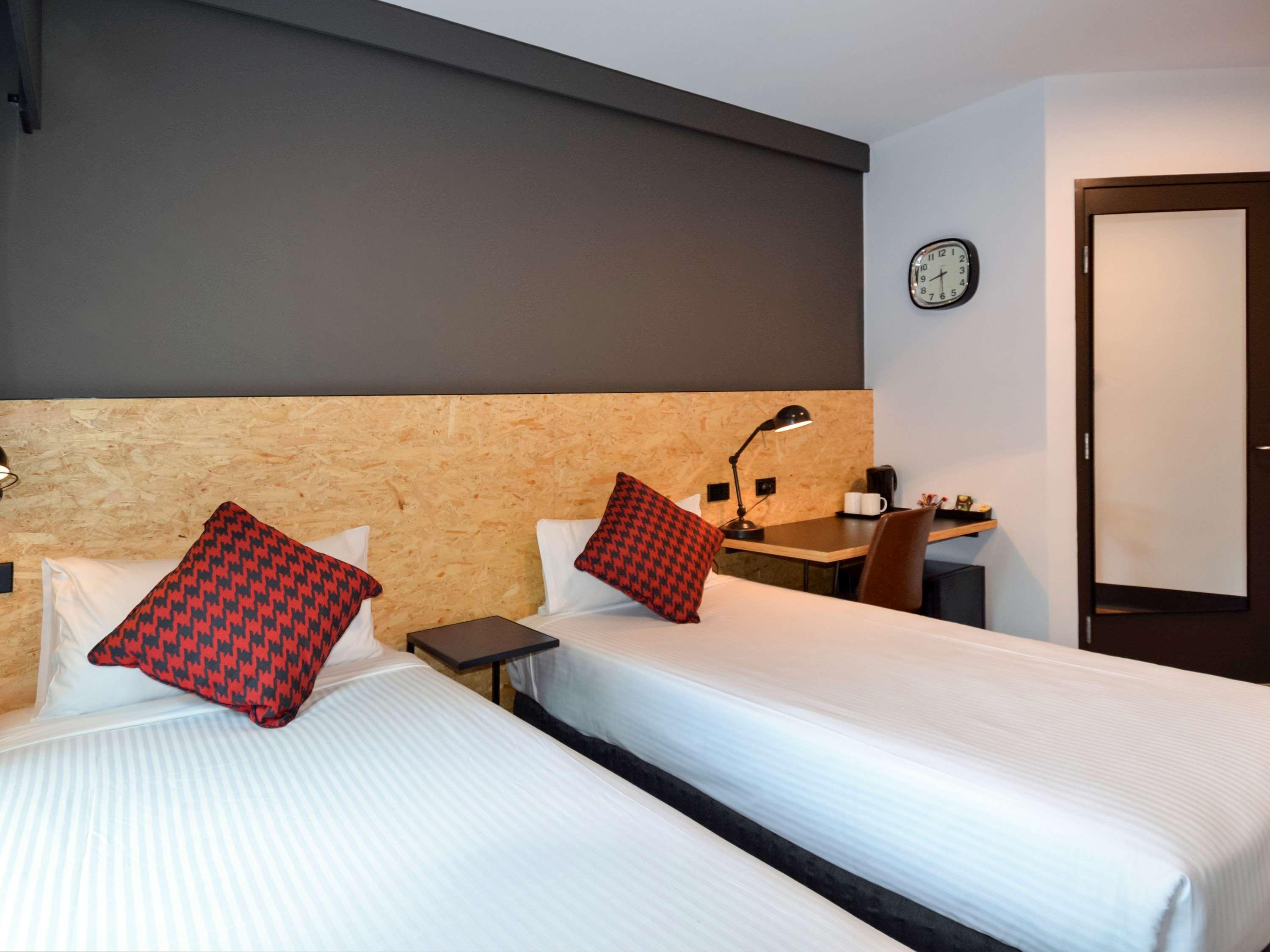 Hotel Ibis Budget East 3*
