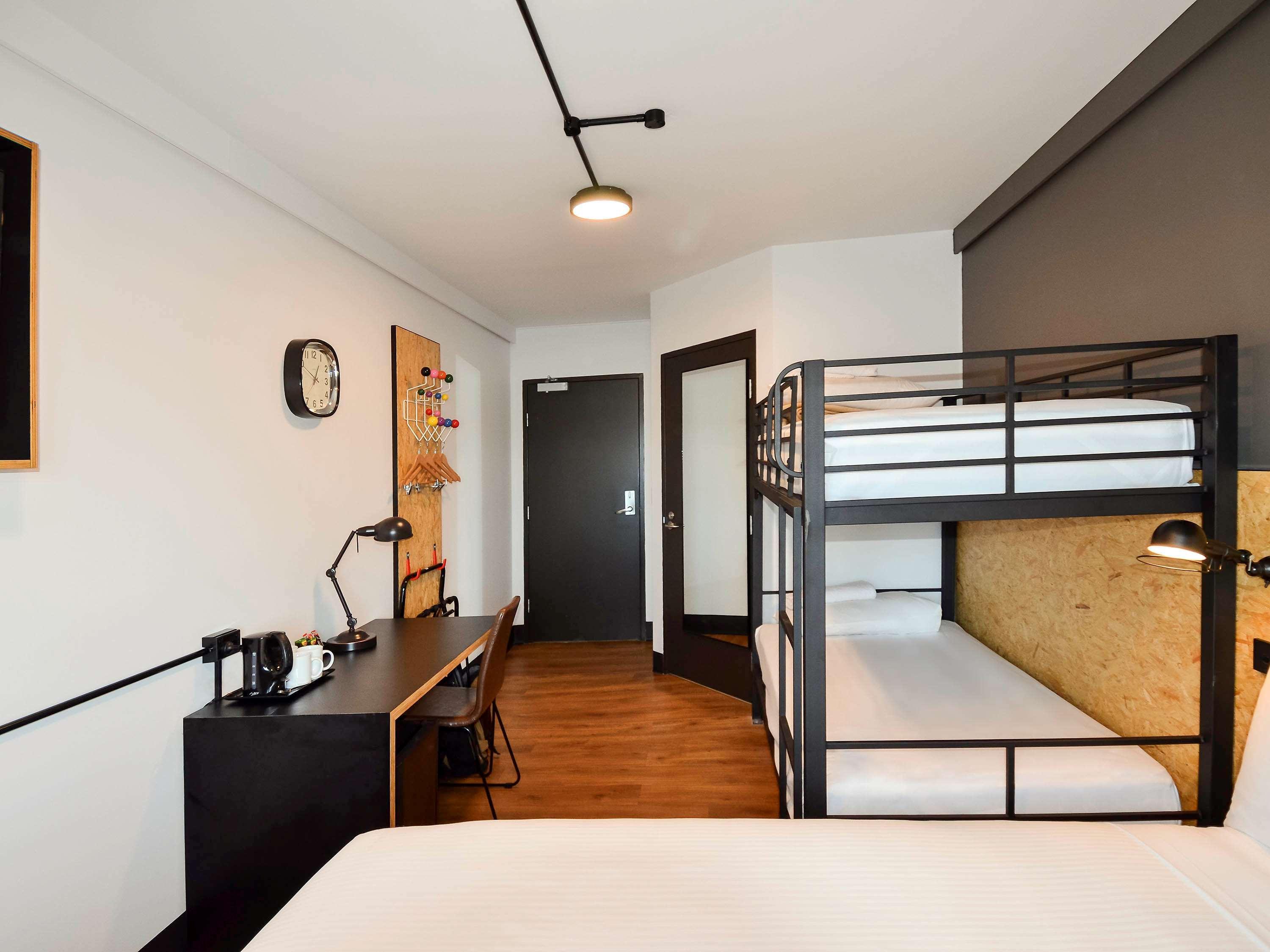 Hotel Ibis Budget East 3*