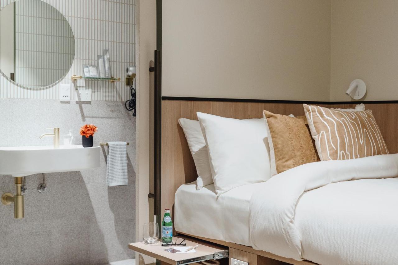 Hotel Aerotel - Inside International Terminal Airport 4*
