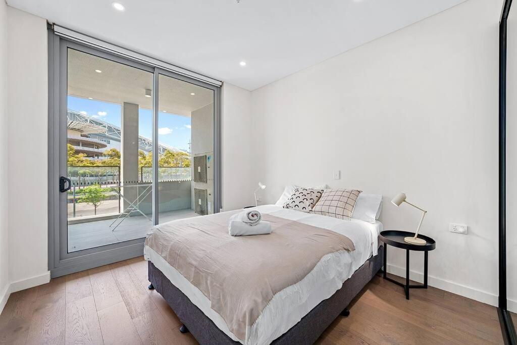 Commodious 2 Bedroom Apt In Op Sydney