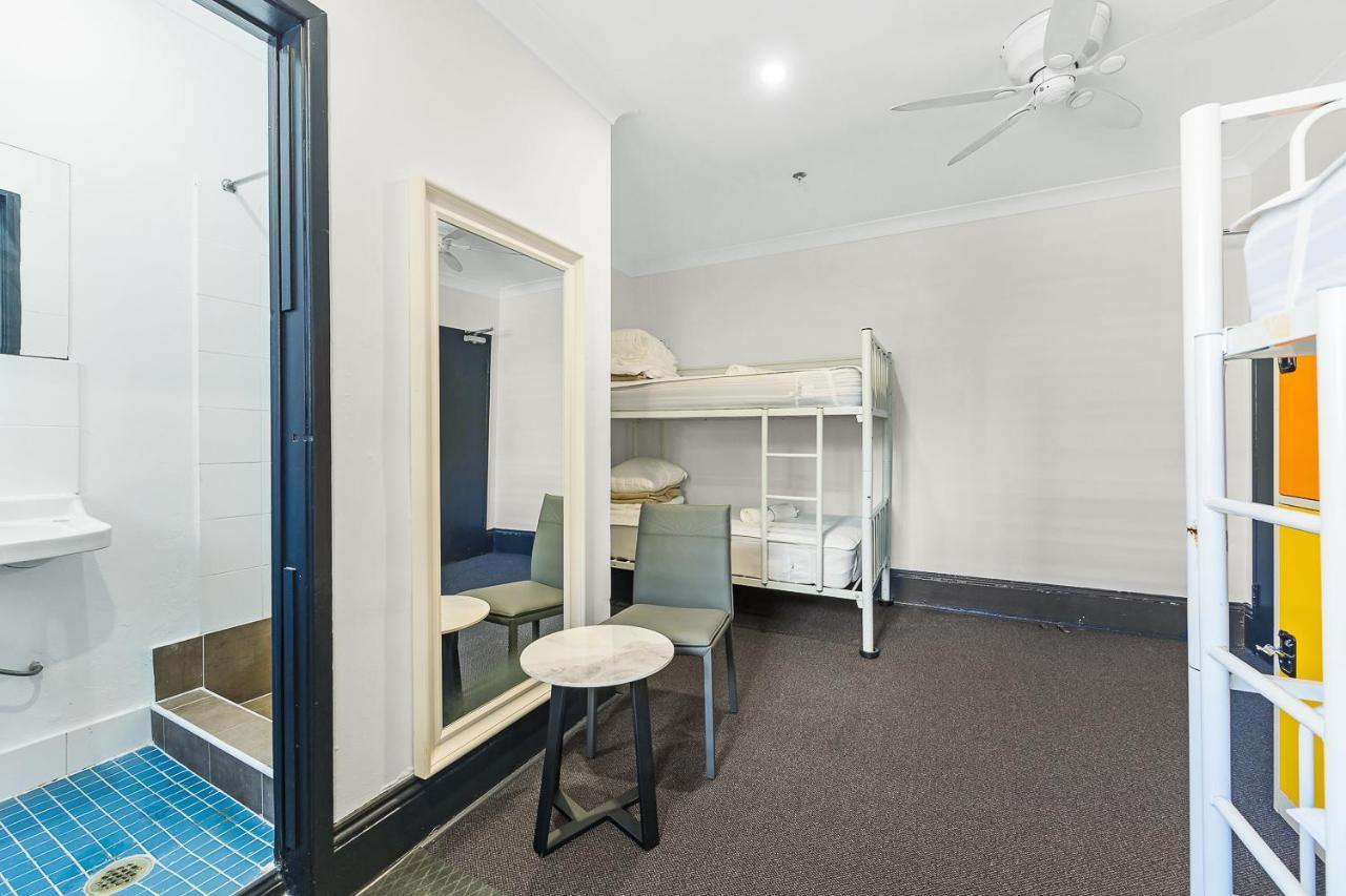 London Plane Backpackers Hostel
