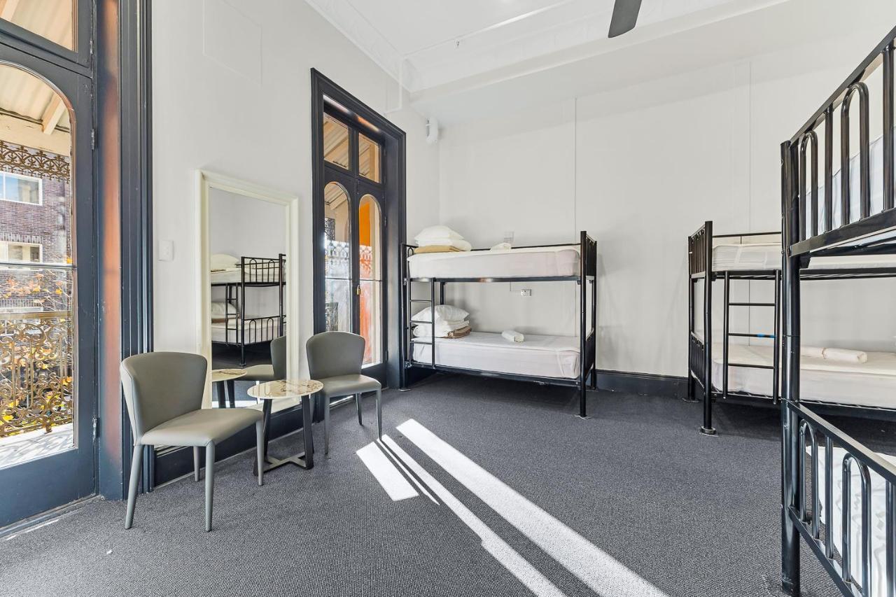 London Plane Backpackers Sydney