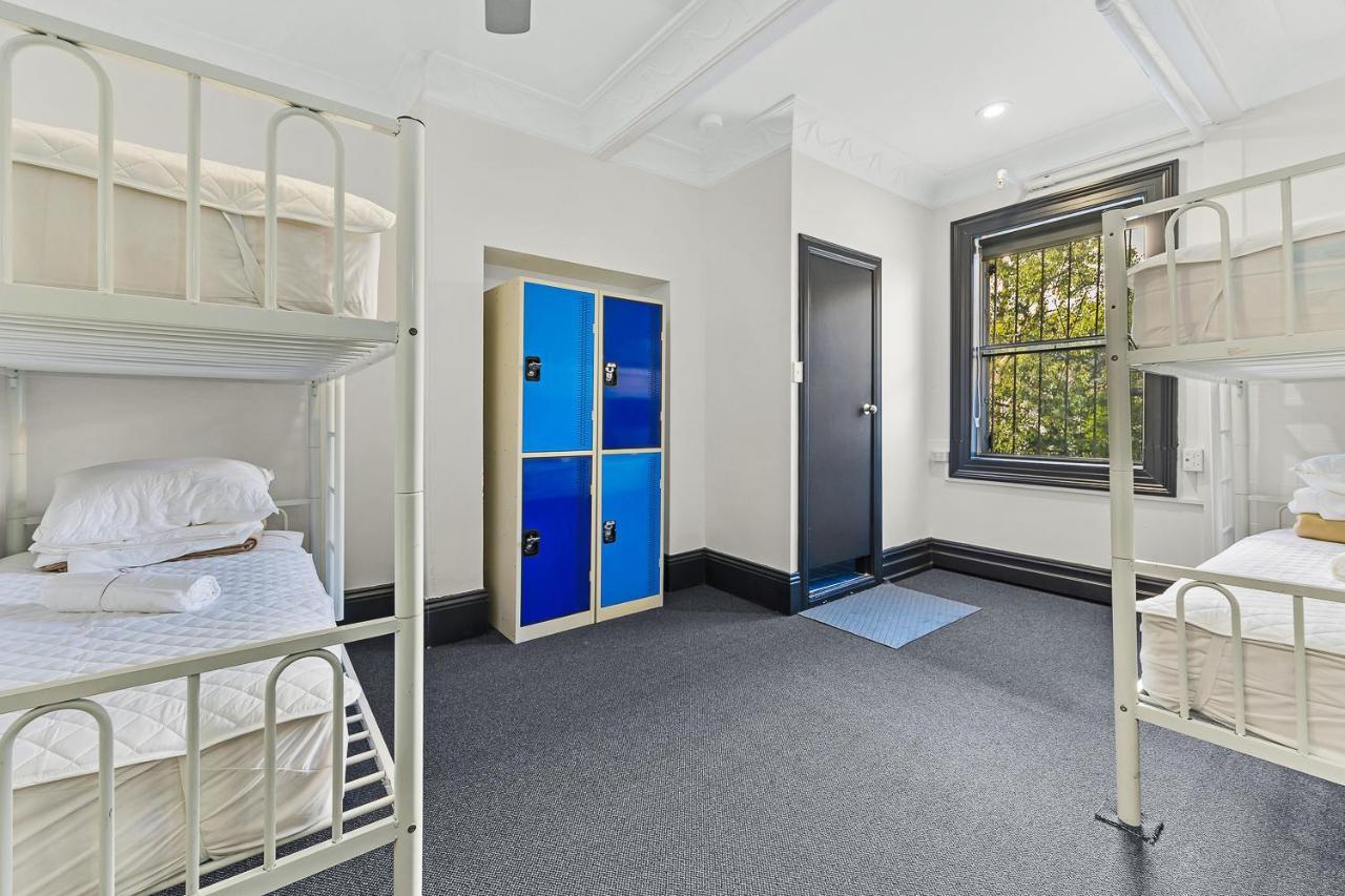 London Plane Backpackers Hostel Sydney
