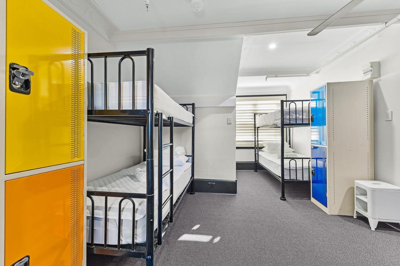 London Plane Backpackers Sydney