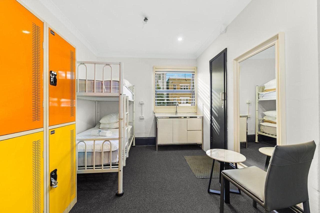 London Plane Backpackers *