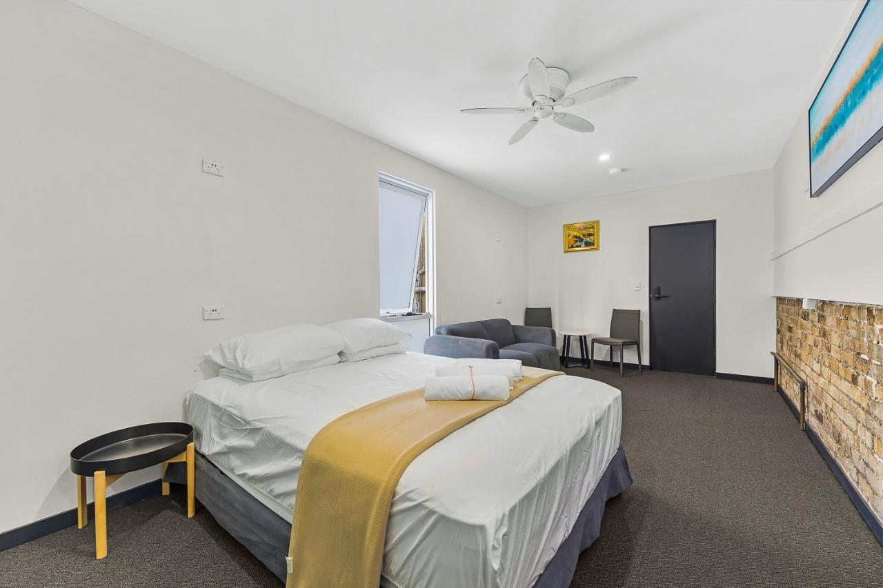 Hostel London Plane Backpackers