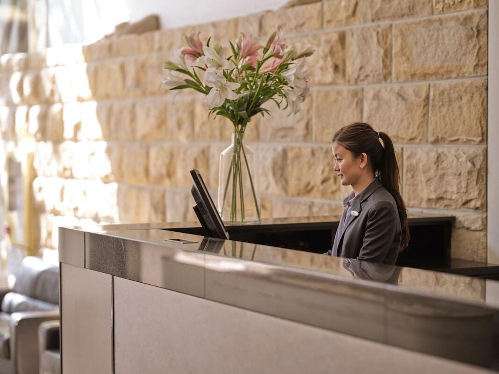 Rendezvous The Rocks Hotel