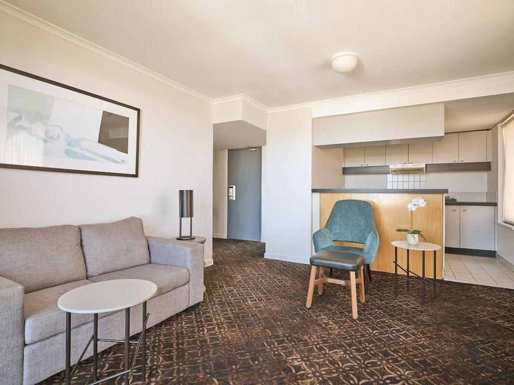 Rendezvous The Rocks Hotel