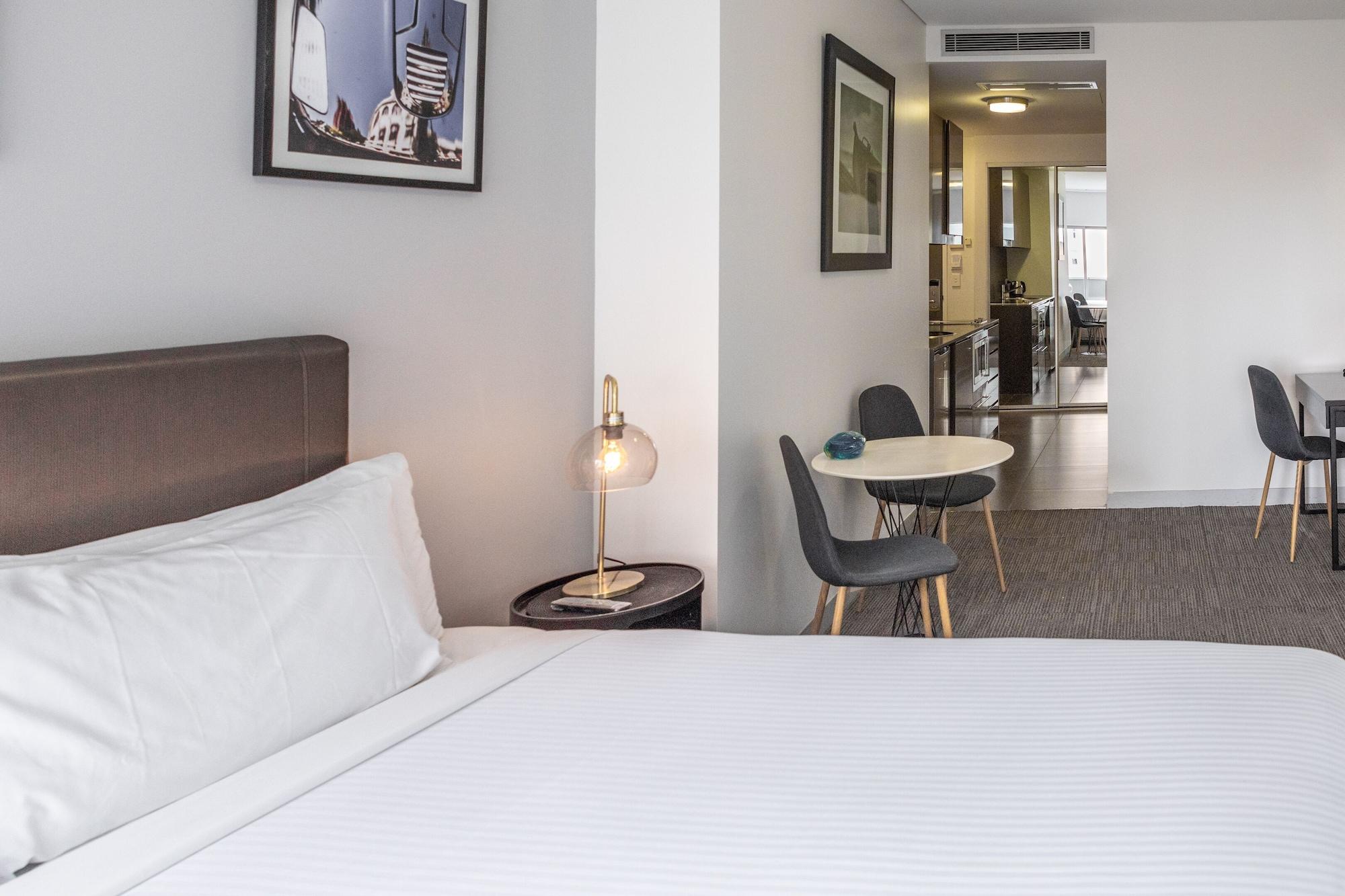 & Bondi Junction Aparthotel 4*