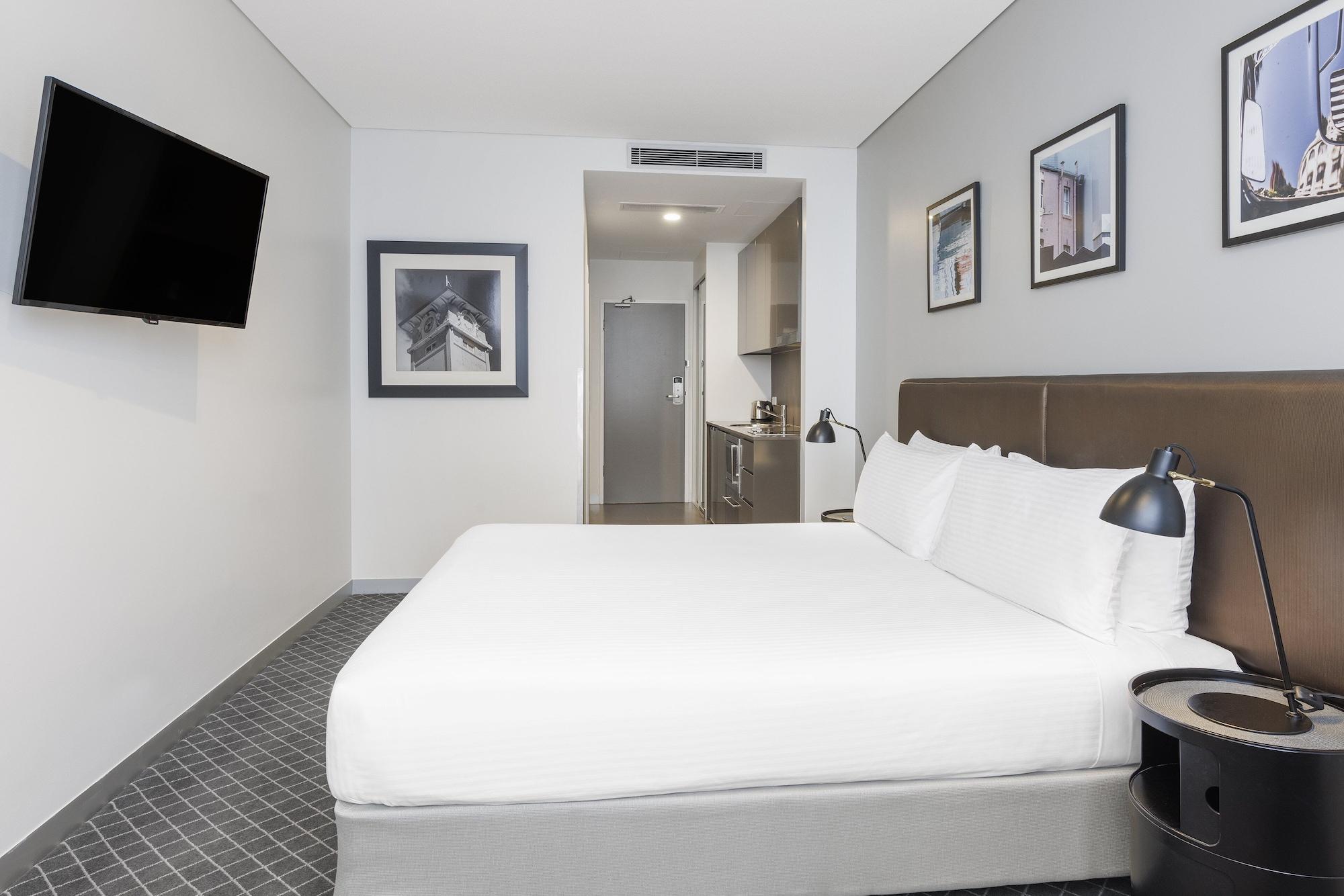 Aparthotel & Bondi Junction Sydney