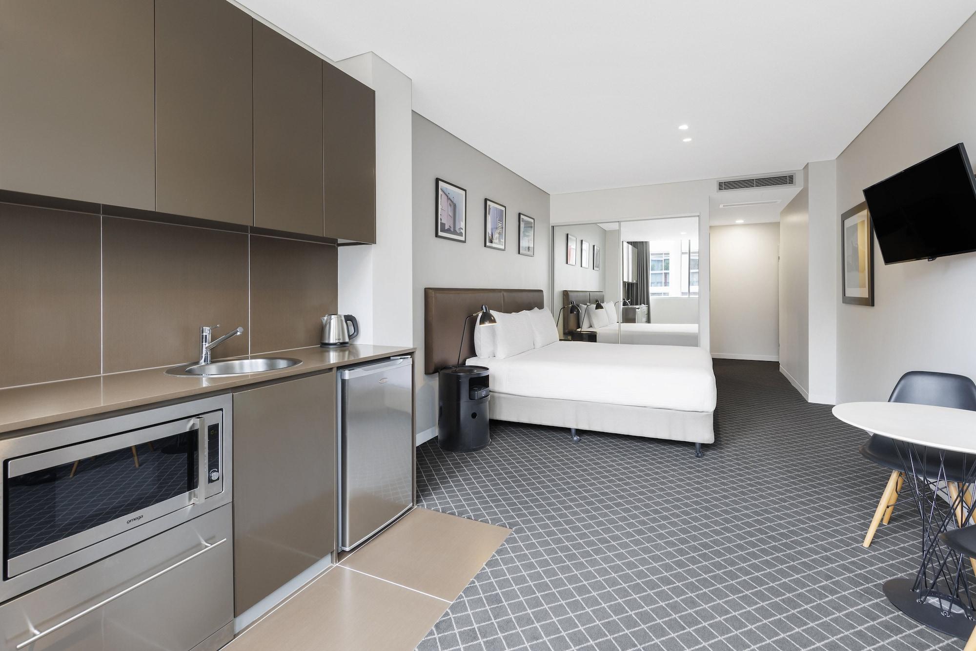 Aparthotel & Bondi Junction 4*