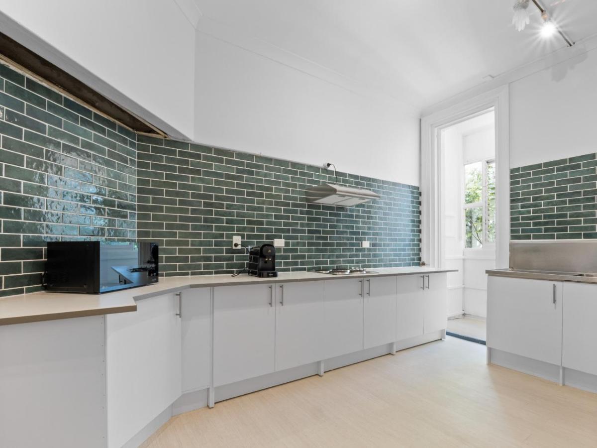 Azzuro Pod Hotel - Potts Point *