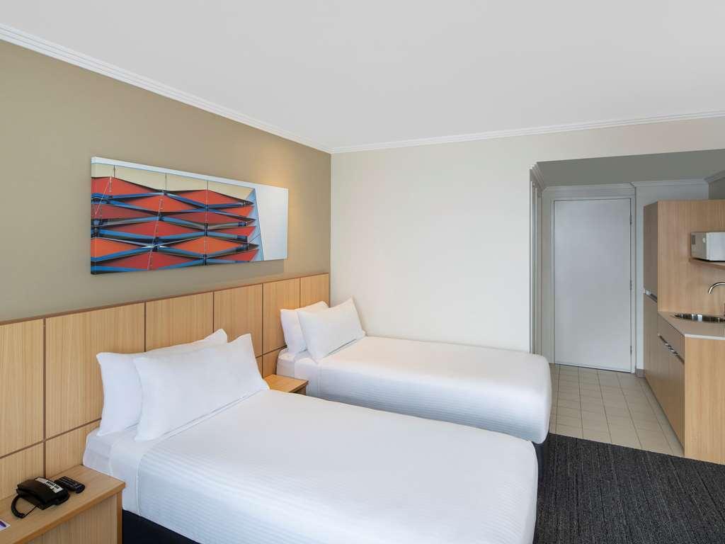 Mercure Manly Warringah Hotel 4*