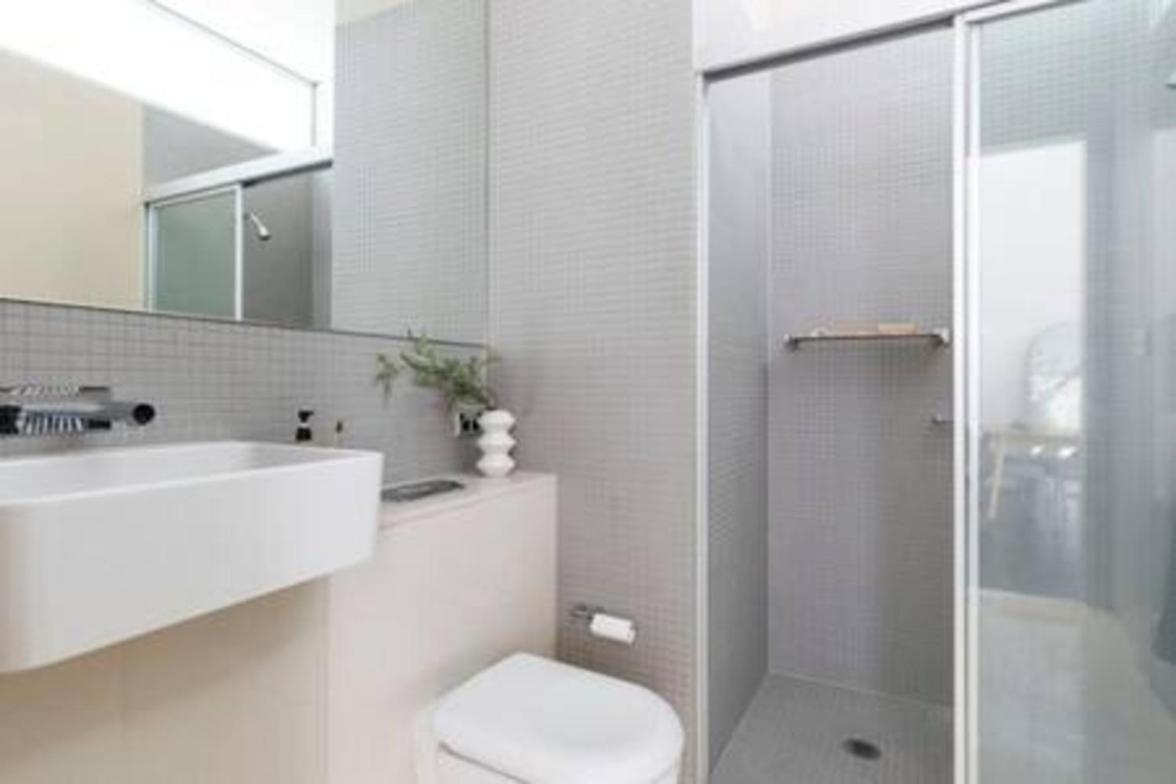 Apartment One Bedroom Unit At Location *