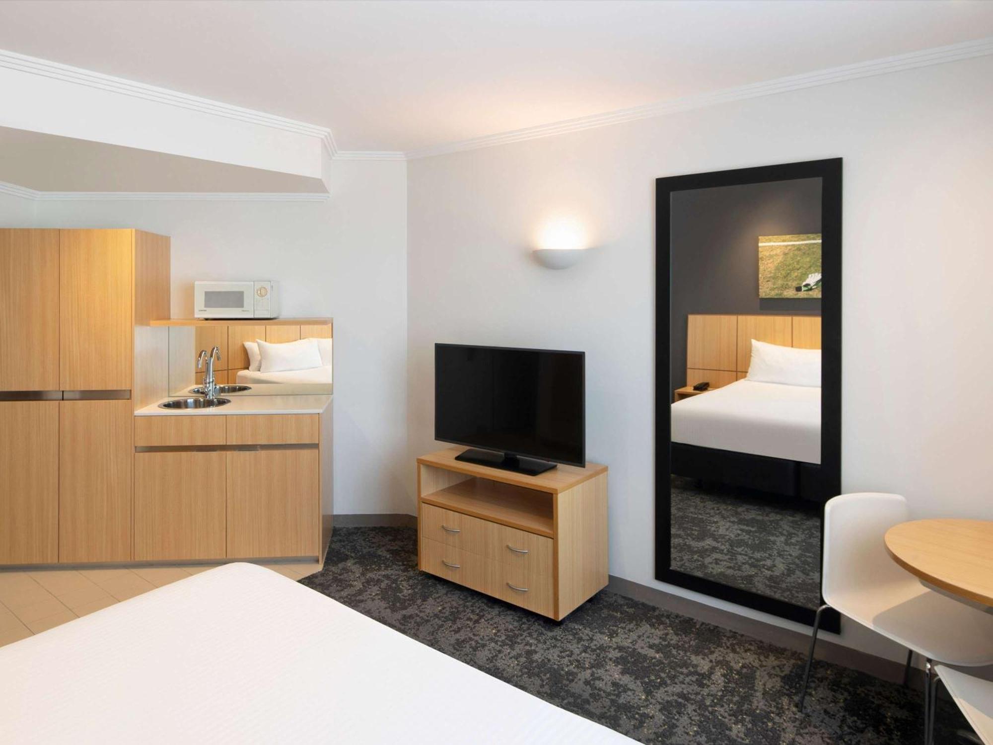 Hotel Mercure Bankstown 4*