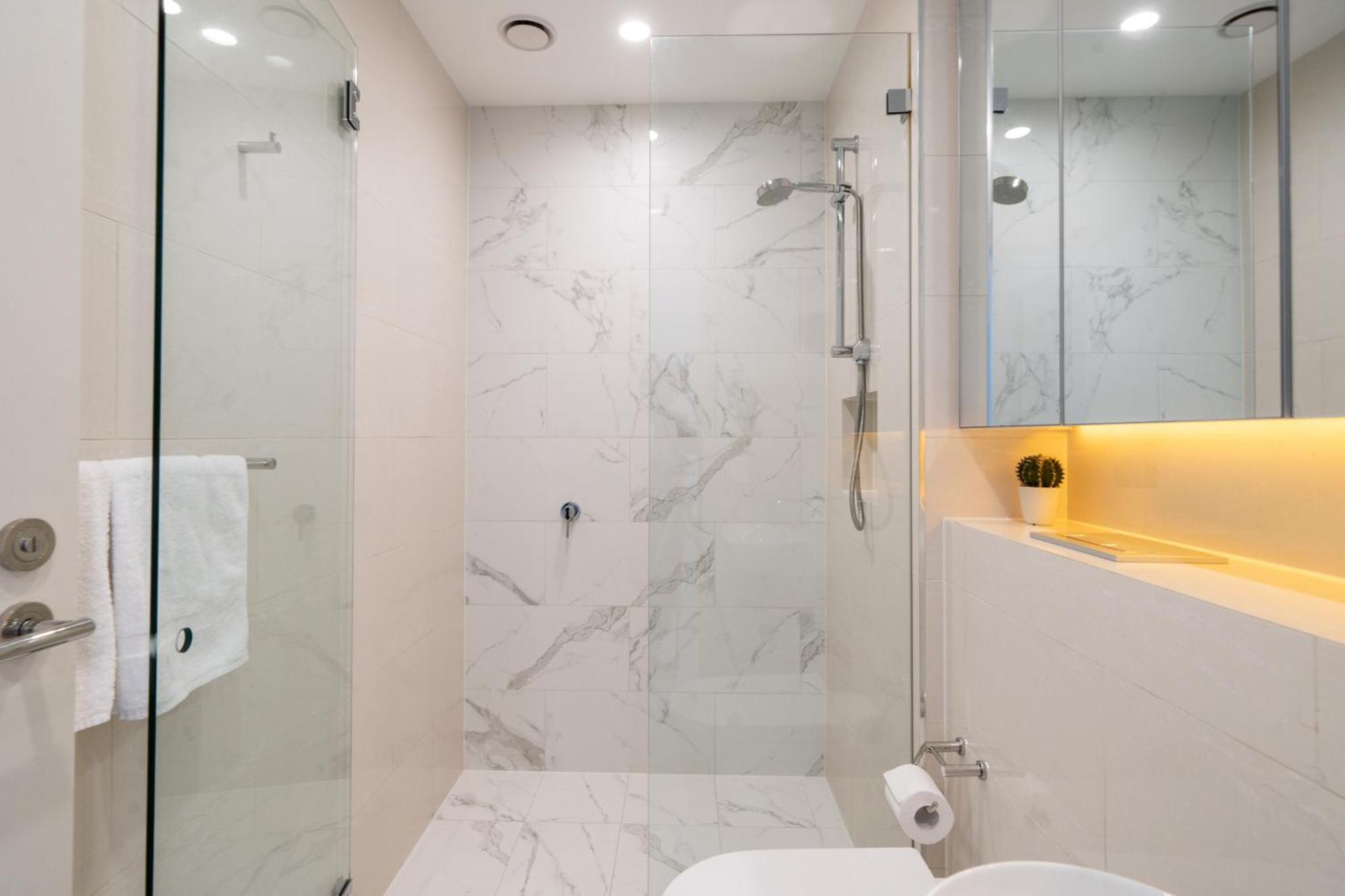 Stunning 2br With Harbour Views In Bondi Junction Apartment Sydney
