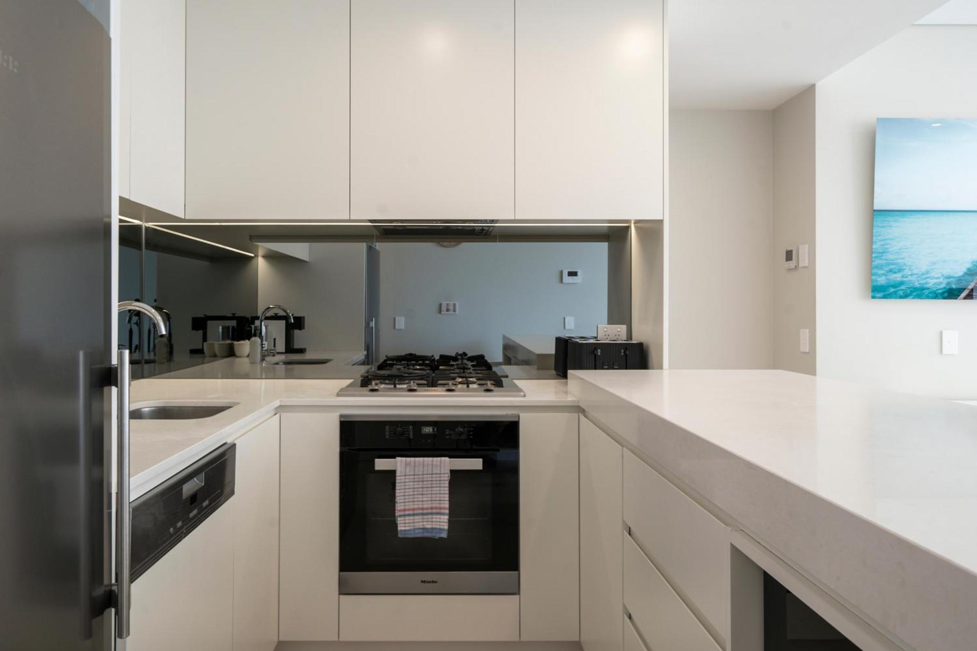 Stunning 2br With Harbour Views In Bondi Junction Apartment *