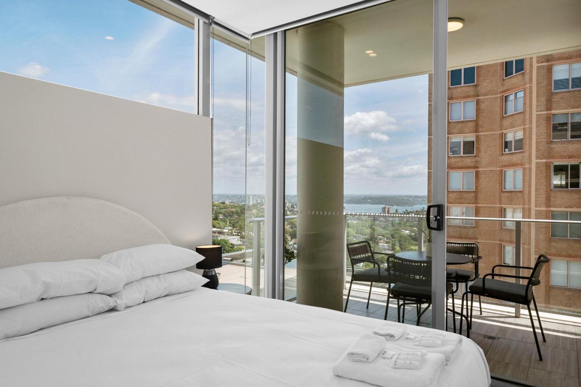 Stunning 2br With Harbour Views In Bondi Junction