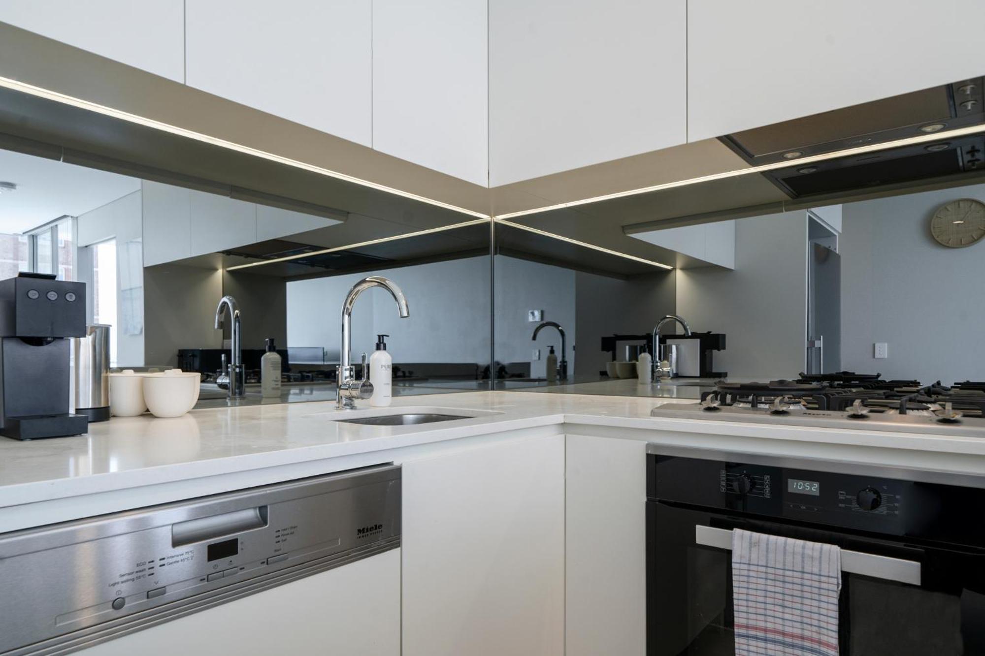 Apartment Stunning 2br With Harbour Views In Bondi Junction