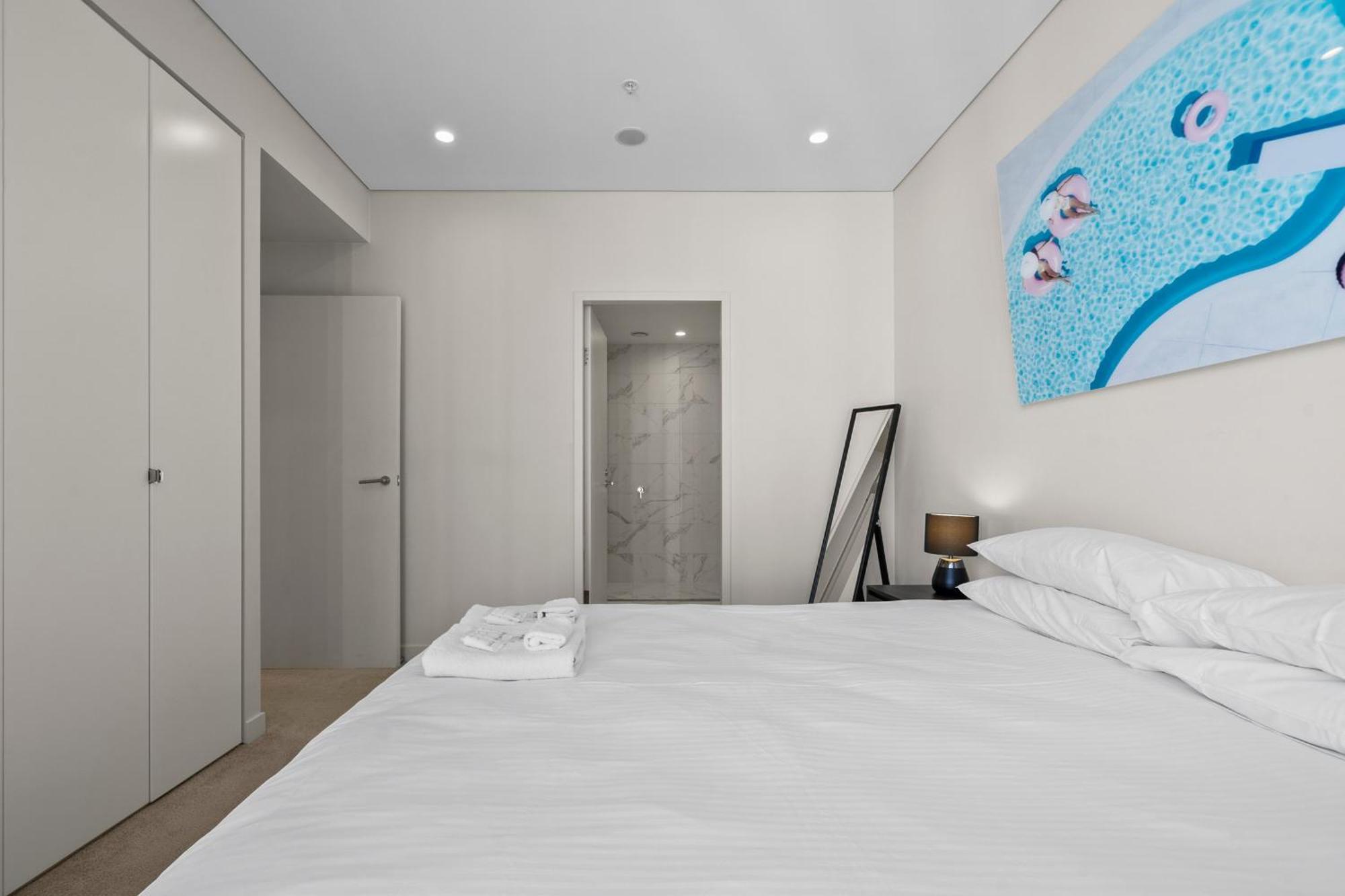 Stunning 2br With Harbour Views In Bondi Junction