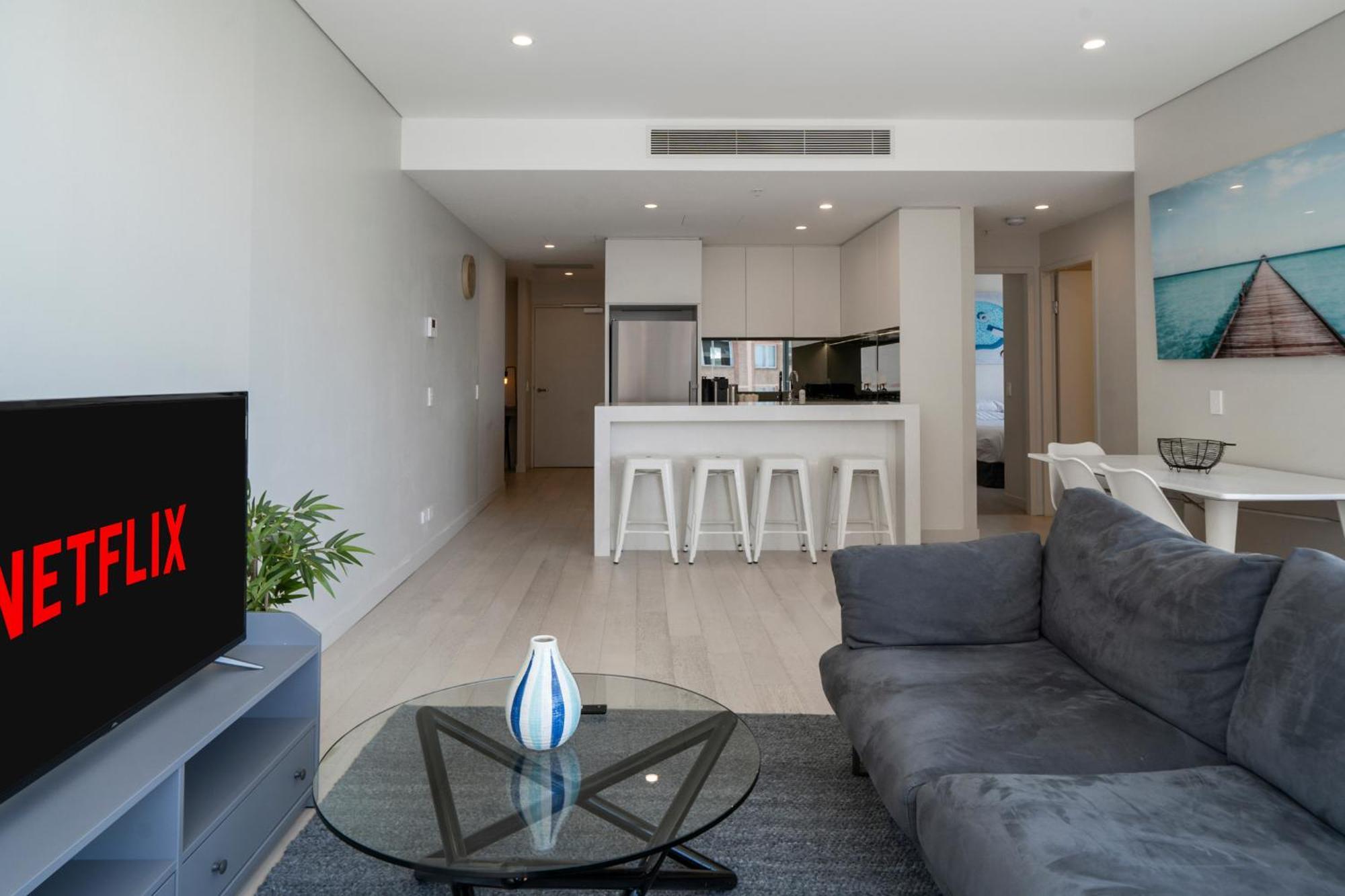 Stunning 2br With Harbour Views In Bondi Junction Apartment *