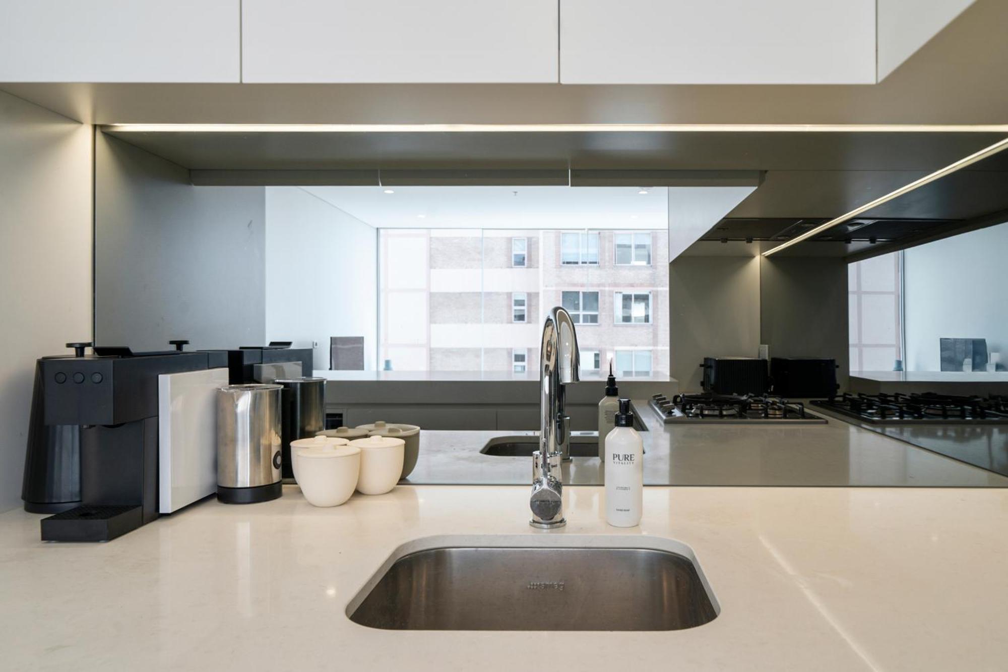 Apartment Stunning 2br With Harbour Views In Bondi Junction