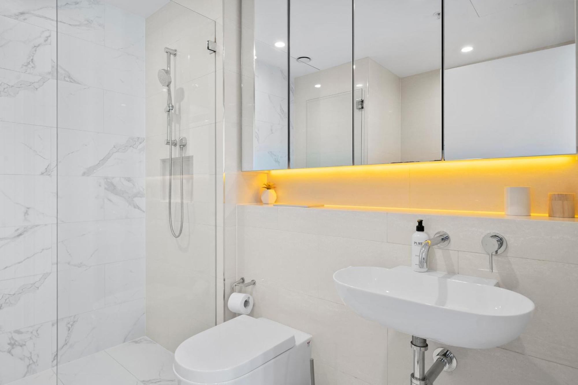 Stunning 2br With Harbour Views In Bondi Junction * Sydney