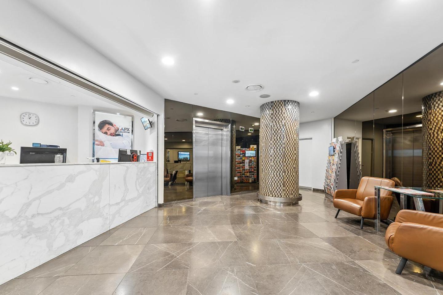 Aparthotel Apx World Square 4*