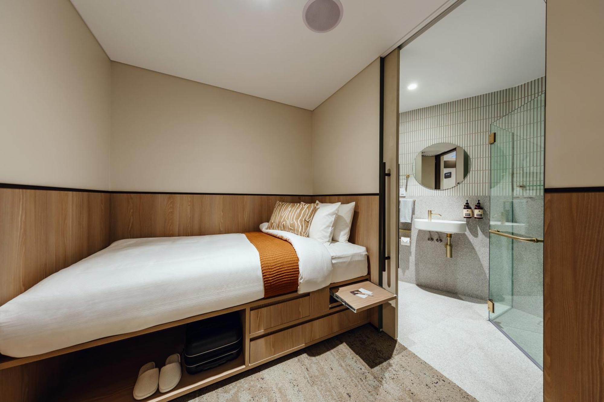 Hotel Aerotel - Inside International Terminal Airport Sydney