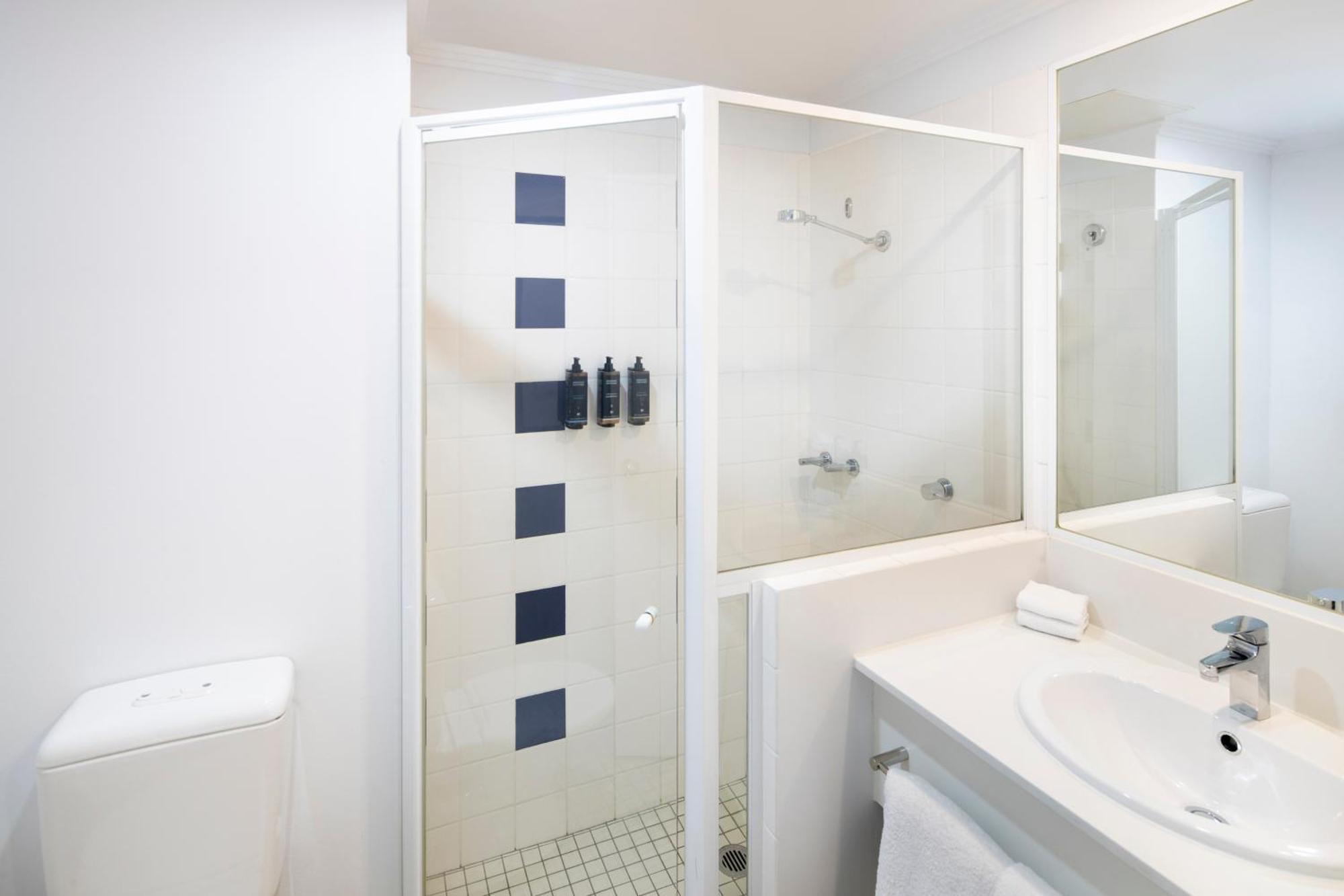 Mercure Bankstown Hotel 4*