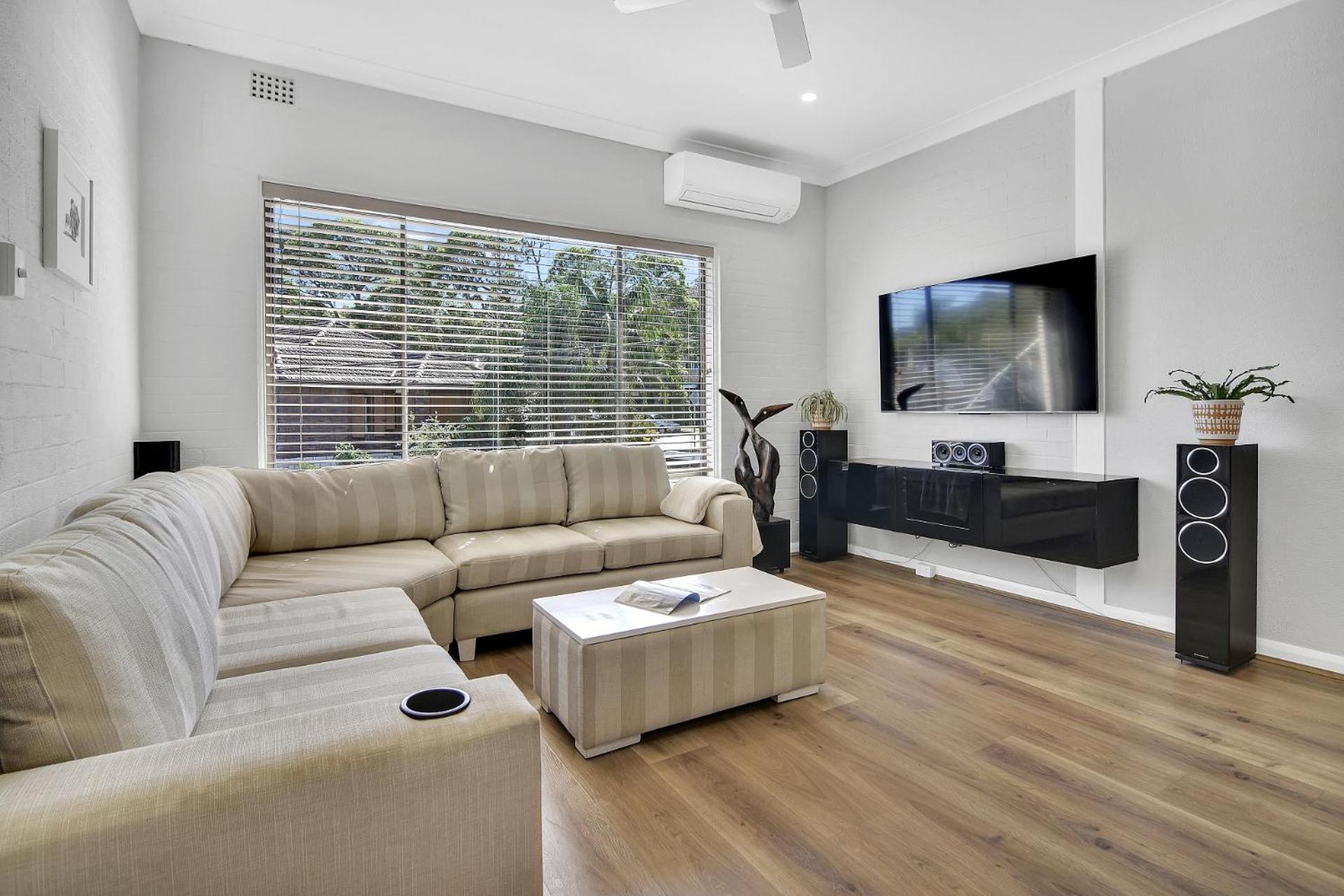 Stylish, Sunny & Spacious 2 Bedroom Apartment, Mosman Sydney