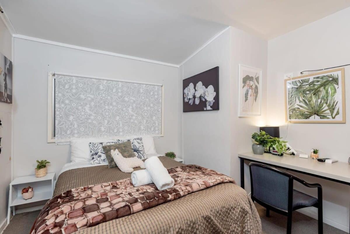 Holiday home Boutique Private Rm 7 Min Walk To Domestic Airport - Sharehouse *
